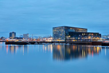 Reykjavik 'teki opera binası.