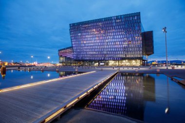 Reykjavik 'teki opera binası.