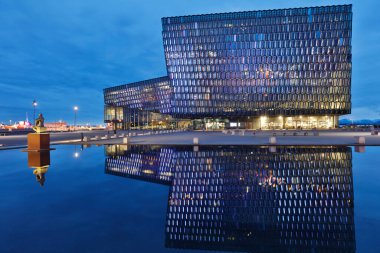 Reykjavik 'teki opera binası.