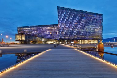 Reykjavik 'teki opera binası.