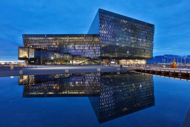 Reykjavik 'teki opera binası.