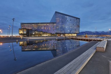 Reykjavik 'teki opera binası.