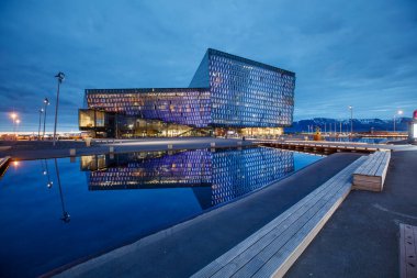 Reykjavik 'teki opera binası.