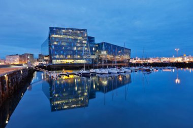 Reykjavik 'teki opera binası.