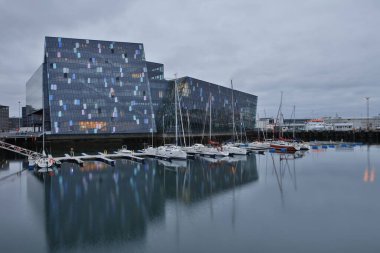 Reykjavik 'teki opera binası.