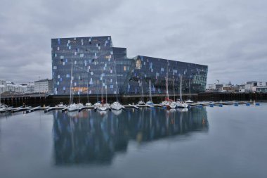 Reykjavik 'teki opera binası.