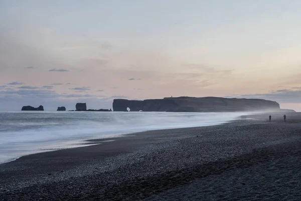 Базальтовые Скалы Тролль Пальцами Ног Черном Пляже Рейкьявик Вик Исландия — стоковое фото