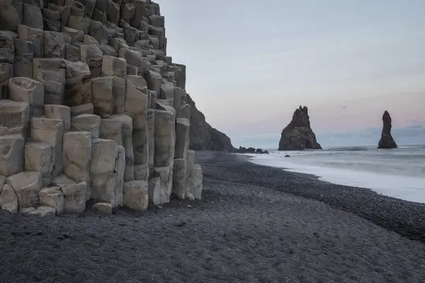 Formaciones Roca Basáltica Dedos Troll Playa Negra Reynisdrangar Vik Islandia —  Fotos de Stock