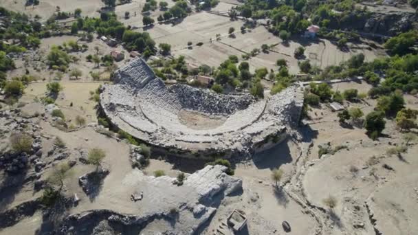 Pandangan Drone Tentang Amfiteater Romawi Yang Hancur Dari Kota Selge — Stok Video