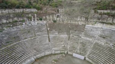 Magnesia Antik Kenti, İyonya 'daki antik bir Yunan kenti olan Maeander' da harabe halindedir. Geçmişten bugüne tarihsel kalıntılar. Aydın, Türkiye.