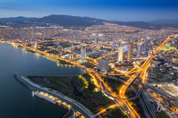 Stadt Izmir Abend Der Hafen Von Izmir Und Neue Wolkenkratzer — Stockfoto