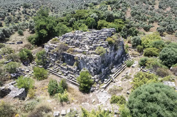 Antik Efes, Seluk, zmir, Türkiye yakınlarındaki Belevi mozolesinin kalıntıları.