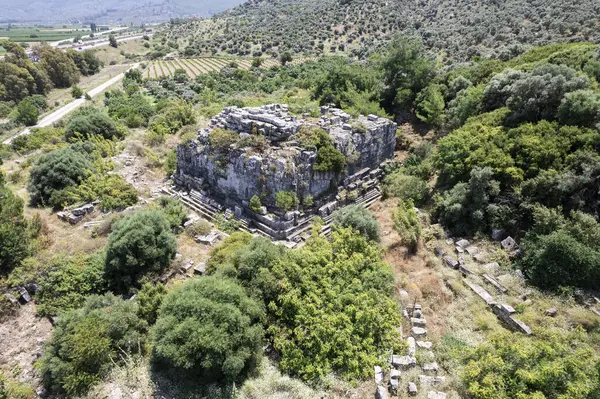 Antik Efes, Seluk, zmir, Türkiye yakınlarındaki Belevi mozolesinin kalıntıları.