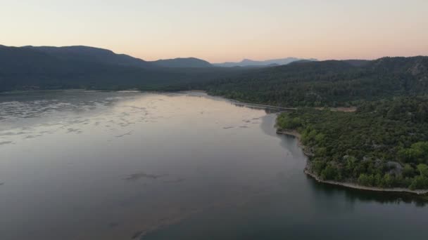 Kovada Gölü Nün Güzel Manzaraları Dağlar Gökyüzünden Yeşil Alan Isparta — Stok video