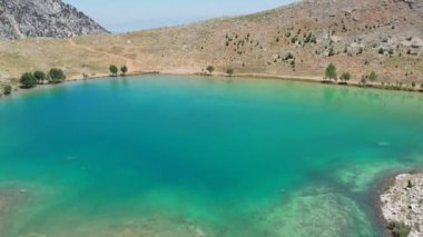 Resimli yüksek irtifa gölü manzarası Yeilgl, Yeşil göl, Gombe, Antalya