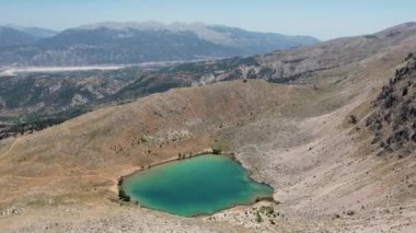 Resimli yüksek irtifa gölü manzarası Yeilgl, Yeşil göl, Gombe, Antalya