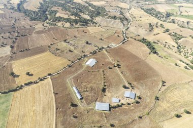 Çöldeki arkeolojik bölgelerde insansız hava aracı.