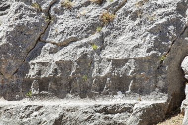 Hitit Uygarlığının antik başkenti Yazilikaya Hattusa 'daki 12 tanrının rahatlatılması.