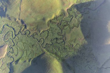 Perembe Platosu 'nun hava manzarası. Yollar ve koyun sürüleri.