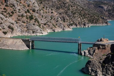 Erzincan Kemaliye ilçesinin insansız hava aracı görüntüsü, yamaç paraşütü ve wingsuit uçuş şehri.