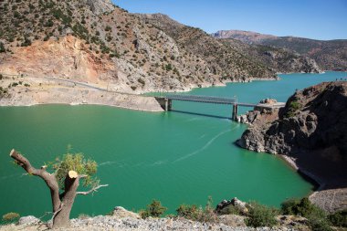 Erzincan Kemaliye ilçesinin insansız hava aracı görüntüsü, yamaç paraşütü ve wingsuit uçuş şehri.