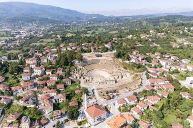 Prusias ad Hypium, Roma 'nın son eyaletlerinden Honorias' ta yer alan bir şehirdir. Dzce 'deki antik şehir (Türkiye) 