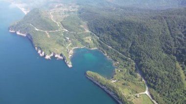 Gideros körfezi manzaralı, Cide, Kastamonu, Türkiye, ayrıca Genoese tarihli Karadeniz 'in en güzel doğal körfezi.