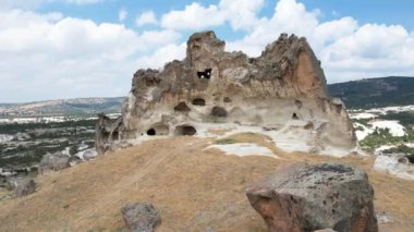 Tarihsel antik Phrygian (Phrygian Vadisi, Gordion) Vadisi. Vadi popüler bir turistik merkezdir..