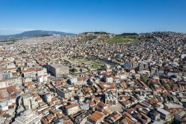Hisar Camii veya Hisarn Camii, İzmir 'in tarihi bir camii. Aydnolu Yakup Bey tarafından 1592 ve 1598 yılları arasında inşa edildiği kaydedilmiştir..