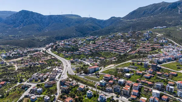 Karaburun 'un havadan görünüşü, İzmir. İzmir 'de yat marinası..