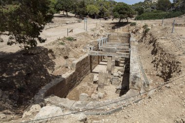 Yunanistan 'ın Loutraki kentindeki Vouliagmenis Gölü yakınlarındaki Heraion ikonik arkeolojik sahasından görüntüler.