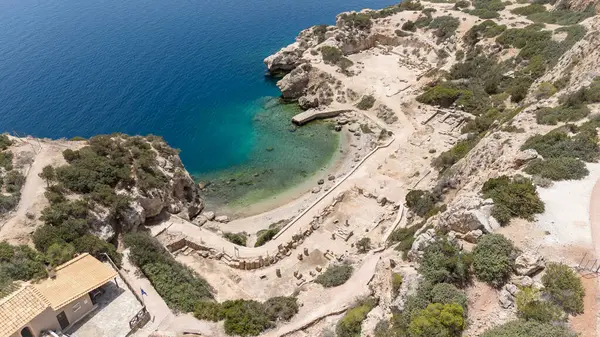 Yunanistan 'ın Loutraki kentindeki Vouliagmenis Gölü yakınlarındaki Heraion ikonik arkeolojik sahasından görüntüler.