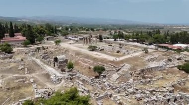 corinth, Yunanistan - Arkeoloji arka plan Tapınağı kalıntıları