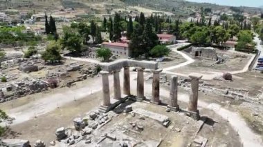 corinth, Yunanistan - Arkeoloji arka plan Tapınağı kalıntıları