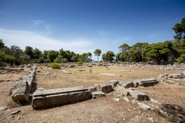 Epidaurus Antik Tiyatrosu, Yunan Epidaurus şehrinde antik Yunan tıp tanrısı Asclepius 'a adanmış bir tiyatrodur..
