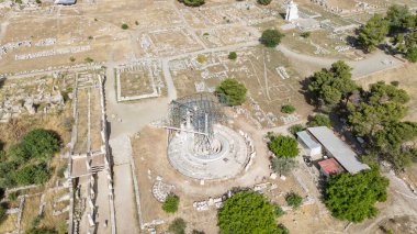 Epidaurus Antik Tiyatrosu, Yunan Epidaurus şehrinde antik Yunan tıp tanrısı Asclepius 'a adanmış bir tiyatrodur..