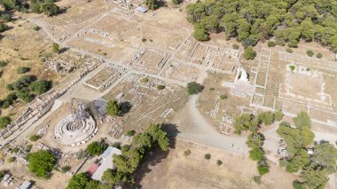 Epidaurus Antik Tiyatrosu, Yunan Epidaurus şehrinde antik Yunan tıp tanrısı Asclepius 'a adanmış bir tiyatrodur..