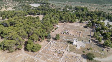 Epidaurus Antik Tiyatrosu, Yunan Epidaurus şehrinde antik Yunan tıp tanrısı Asclepius 'a adanmış bir tiyatrodur..