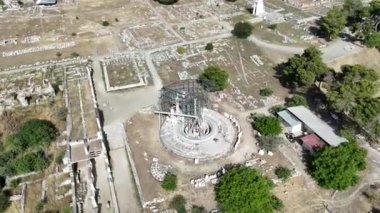 Epidaurus Antik Tiyatrosu, Yunan Epidaurus şehrinde antik Yunan tıp tanrısı Asclepius 'a adanmış bir tiyatrodur..