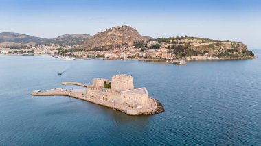 Nafplio şehri ve limanı, Moreloponnese, Yunanistan.