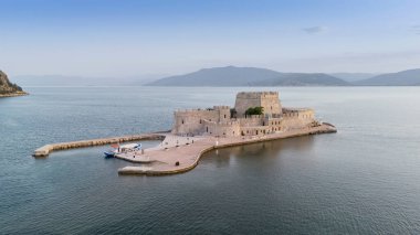 Nafplio şehri ve limanı, Moreloponnese, Yunanistan.