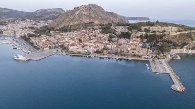 Nafplio şehri ve limanı, Moreloponnese, Yunanistan.