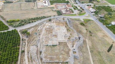Argolis, Peloponnese 'deki Miken arkeolojik alanı olan Tiryns' in antik akropolünün kalıntıları ve efsanevi kahraman Herkül 'ün 12 çalışmasını gerçekleştirdiği yer, Yunanistan.