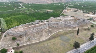 Argolis, Peloponnese 'deki Miken arkeolojik alanı olan Tiryns' in antik akropolünün kalıntıları ve efsanevi kahraman Herkül 'ün 12 çalışmasını gerçekleştirdiği yer, Yunanistan.