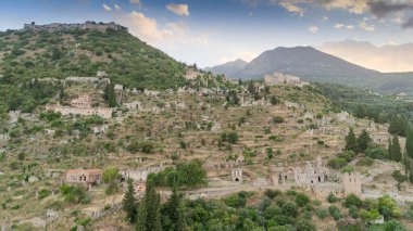 Yunanistan 'ın Mystras kentindeki harabeler - arkeoloji geçmişi
