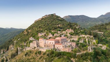 Yunanistan 'ın Mystras kentindeki harabeler - arkeoloji geçmişi