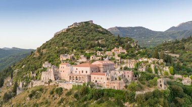 Yunanistan 'ın Mystras kentindeki harabeler - arkeoloji geçmişi