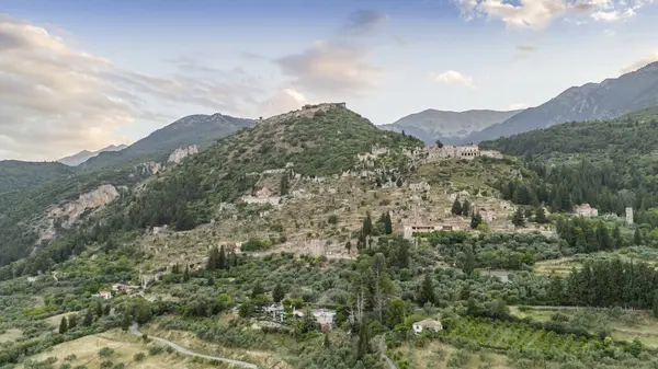 Yunanistan 'ın Mystras kentindeki harabeler - arkeoloji geçmişi