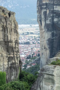 Meteora, Kalabaka, Yunanistan. Kurtarıcının Dönüşümü Manastırı. Meteora - kayalar, 600 metreye kadar. UNESCO listesinde yer alan 6 aktif Rum Ortodoks manastırı bulunuyor: Aerial View