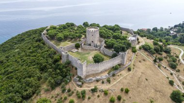 Platamon Kalesi, Pieria, Makedonya, Yunanistan'ın havadan görünümü